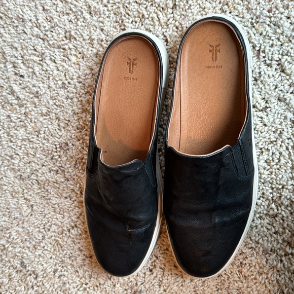 EUC black leather Frye slip on loafer - Picture 2 of 7